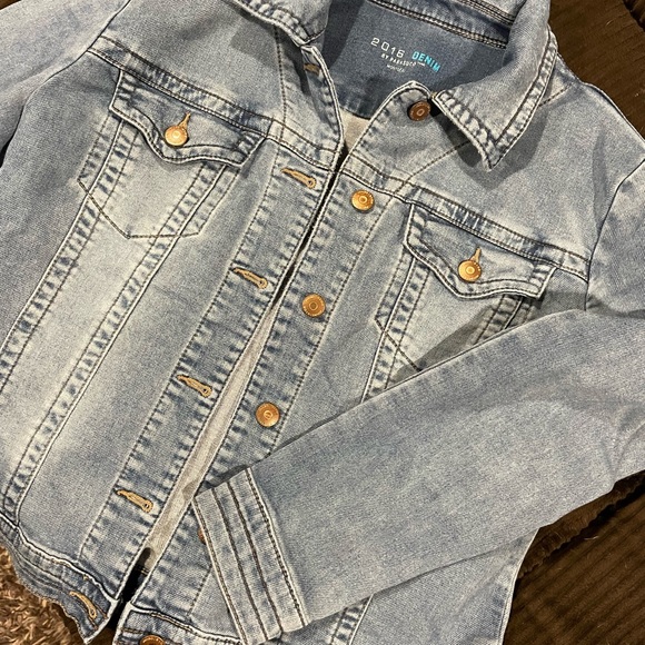 Ladies Stretchy Jean Jacket - Picture 3 of 3